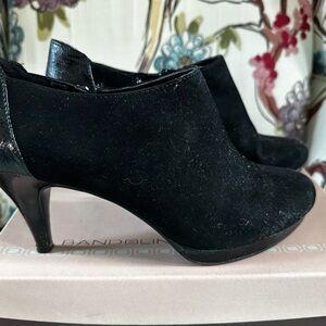 Bandolino Women's Black Heeled Shoes